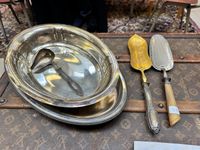 Lot en métal argenté comprenant: 1 bannette en métal argenté…