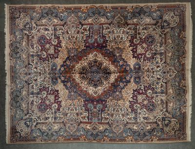 tapis persan ancien à motif de médaillon sur fond bleu