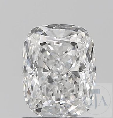 un diamant taille « coussin » avec un diamant blanc au centre