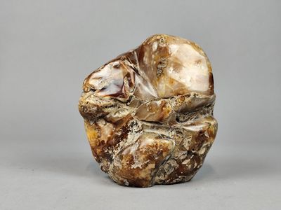 une image représentant un rocher sur lequel on distingue un visage