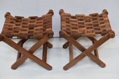 3 TABOURETS pliants en bois design vintage (dont 1 avec acci…