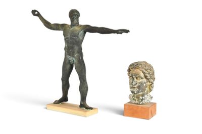 statue représentant un homme à tête de lion et au buste d'homme
