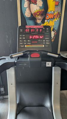 a picture of a tread with a clock on it
