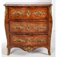 LARDIN. PETITE COMMODE LOUIS XV galbée en façade et sur les … (photo 3)