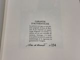 un gros plan d'un livre sur lequel figure une illustration