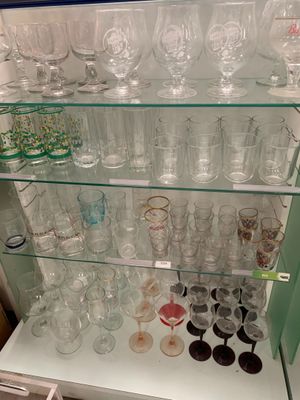 Lot de verrerie : services de verres et divers