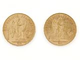 deux souverains d'or, dont l'un est orné d'une statue et l'autre est une statue