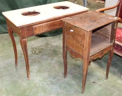 Table de toilette ouvrant à un tiroir et dessus marbre blanc…