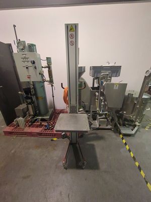 Un monte charge HOVMAND 70 - TVA Récupérable