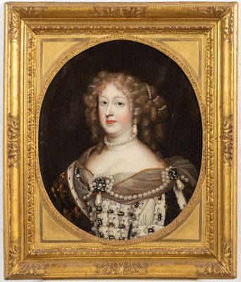 portrait of a lady in a gold frame with a pearl necklace