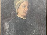 portrait d'une femme en robe noire et chapeau blanc