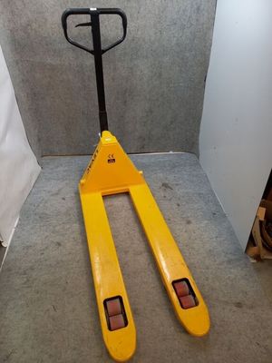 Transpalette jaune LEVAC année 2004 capacité : 2500kg ** Fra… - Photo 1