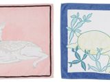 deux peintures d'animaux accrochées au mur