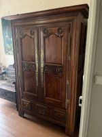 ARMOIRE en chêne mouluré et sculpté du Nord de la France, de…