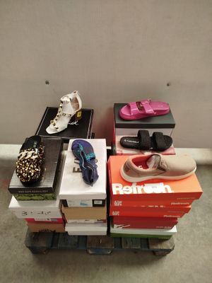 lot de 24 paires de chaussures été - avec boites - pointures…