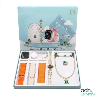 une boîte contenant une montre, des bracelets et d'autres objets