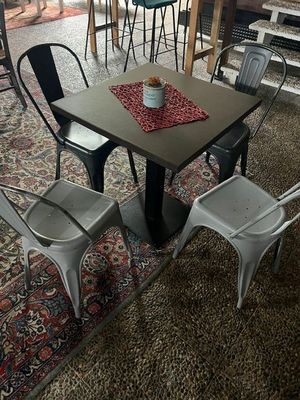 Important Ensemble Mobilier Depareille Comprenant