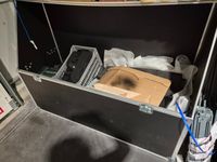 Caisson étagère et son contenu en sangles, adhésifs et débar… (photo 4)