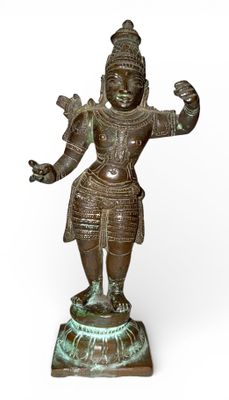 INDE DU SUD. RAMA en bronze à patine brune, représenté debou…