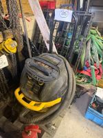 1 aspitateur DEWALT DWV902M