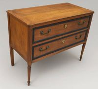 Commode en noyer de forme rectangulaire (photo 4)