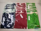 quatre paires de sous-vêtements pour hommes sont emballées dans des sacs en plastique