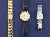 Trois types de montres différents sont présentés sur un fond bleu