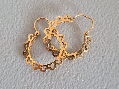 Paire de boucles d'oreilles en or 18K 750 millièmes à motifs… - Photo 1