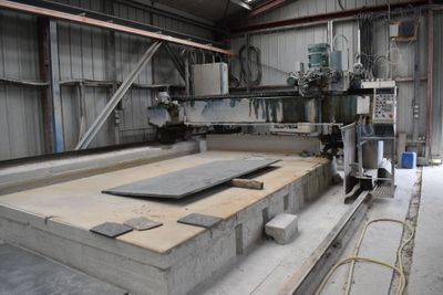 a picture of a large machine that is in a building
