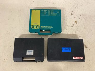 two floppy drives that are sitting next to each other