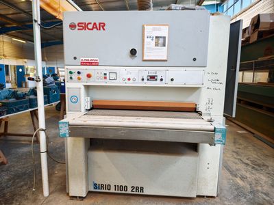 an image of a machine that is sitting in a room