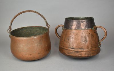 MAROC - Mesure d'aumône en cuivre (H. : 25 cm) & grand chaud…