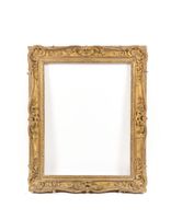 Cadre en bois sculpté et doré à décor de rocailles ajourées