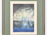 tableau encadré et monté sur passe-partout représentant une peinture abstraite bleue et blanche