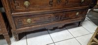 Une commode en noyer ouvrant sur 3 tiroirs, époque Louis XVI… (photo 4)