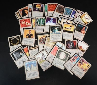 beaucoup de cartes sur la table