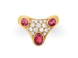 une bague en rubis et diamants, par van cleef