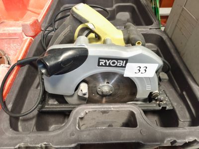 Scie circulaire RYOBI EWS1366 dans son coffret noir