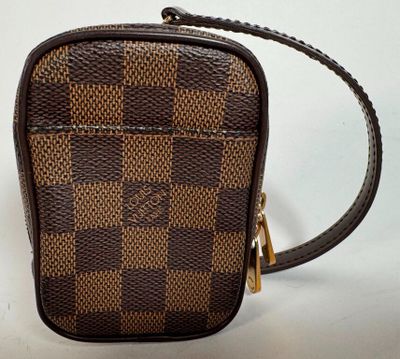 louis vuitton damier cross body bag with gold hardware