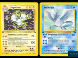 Deux cartes Pokémon sont représentées côte à côte sur un fond noir.