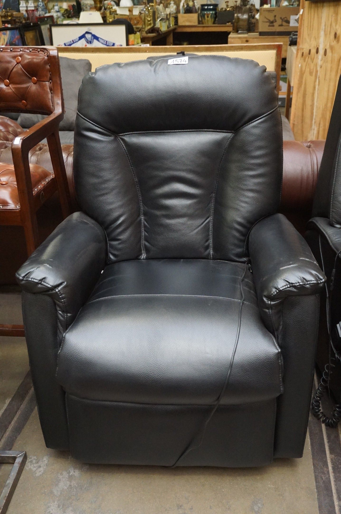fauteuil relax en cuir noir - à commande électrique - traces…
