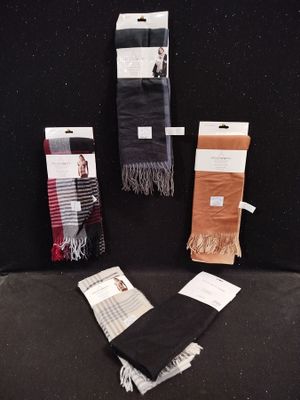 lot de 30 écharpes de marque ELEVENPARIS - différents modèle…