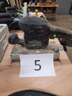 a picture of a table with a number 5 on it