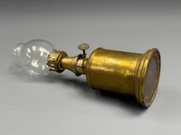 Lampe dite Pigeon de la marque Hirondelles. (photo 5)