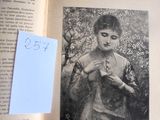 un livre avec la photo d'une femme