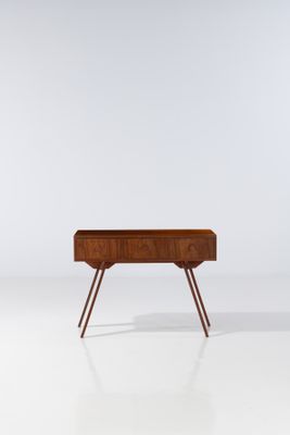 an image of a desk with a wooden top and legs