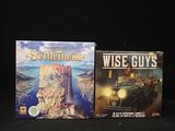 deux livres posés sur une table