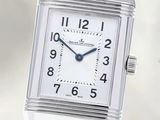 une image montrant un gros plan d'une montre-bracelet au cadran blanc