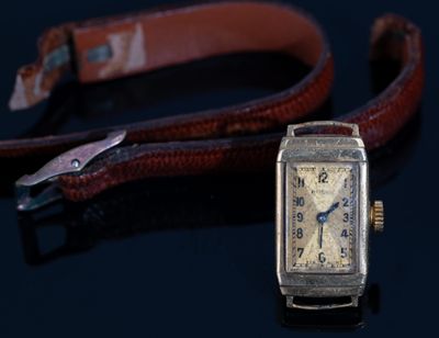ROLEX, Montre bracelet de dame boitier or 18 carats (soit 75…