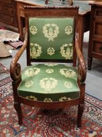 Fauteuil en acajou et placage d'acajou, à crosse. (photo 2)